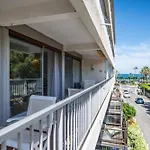 Magnificent Apartment Close To The Beach With Sea View