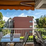 Magnificent Apartment Close To The Beach With Sea View